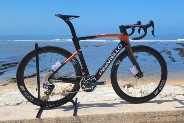 Pinarello Dogma F SRAM RED ETAP AXS – LUXTER RED GOLD